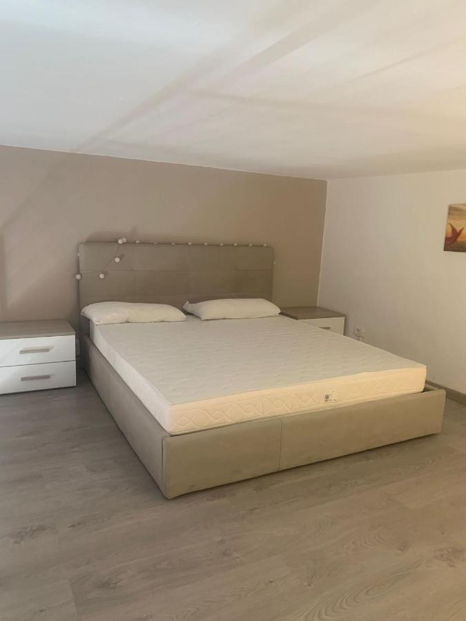 Odeon Apartment In Centro A Livorno Exterior photo